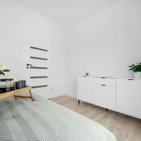 Apartment 69m2 Pomorska - Balcony, Workspace, Bus - By Rentujemy *