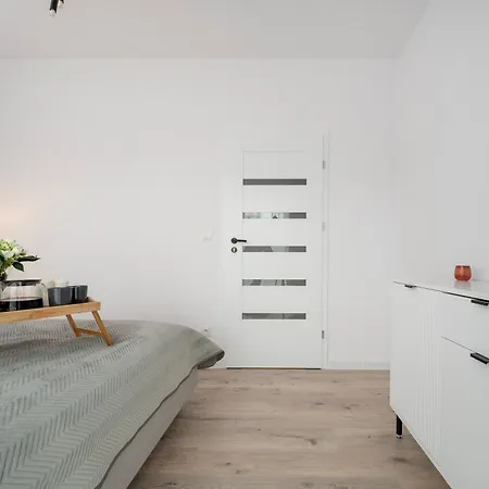 69m2 Pomorska - Balcony, Workspace, Bus - By Rentujemy Apartment Lodz (Lodz)