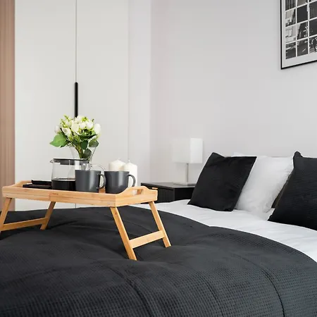 Appartement 69m2 Pomorska - Balcony, Workspace, Bus - By Rentujemy