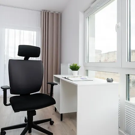 69m2 Pomorska - Balcony, Workspace, Bus - By Rentujemy Appartement