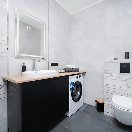 69m2 Pomorska - Balcony, Workspace, Bus - By Rentujemy Appartement *