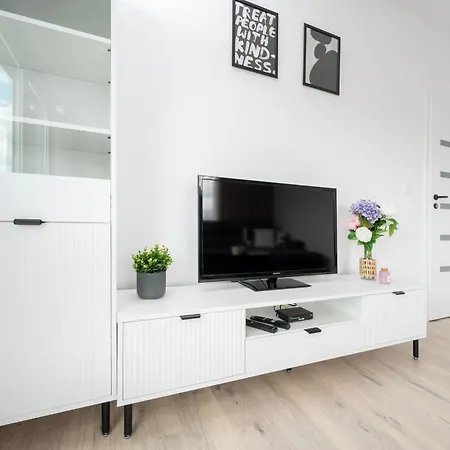 69m2 Pomorska - Balcony, Workspace, Bus - By Rentujemy Lodz (Lodz)