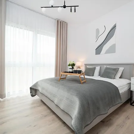 Appartement 69m2 Pomorska - Balcony, Workspace, Bus - By Rentujemy