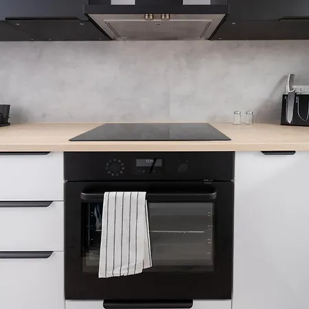 69m2 Pomorska - Balcony, Workspace, Bus - By Rentujemy *