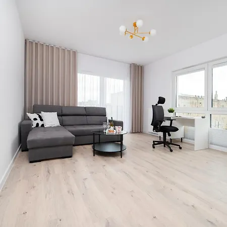 69m2 Pomorska - Balcony, Workspace, Bus - By Rentujemy