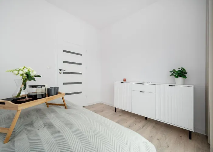 Apartament 69m2 Pomorska - Balcony, Workspace, Bus - By Rentujemy *