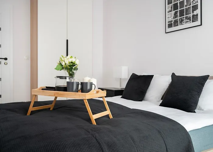 Apartament 69m2 Pomorska - Balcony, Workspace, Bus - By Rentujemy