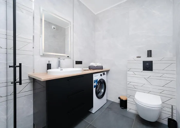 69m2 Pomorska - Balcony, Workspace, Bus - By Rentujemy Lejlighed *