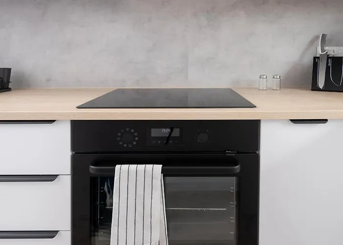 69m2 Pomorska - Balcony, Workspace, Bus - By Rentujemy *