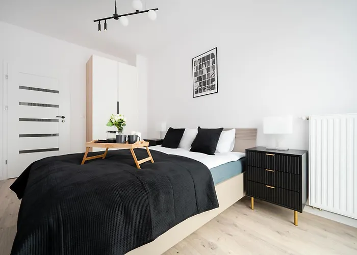 69m2 Pomorska - Balcony, Workspace, Bus - By Rentujemy Łódź